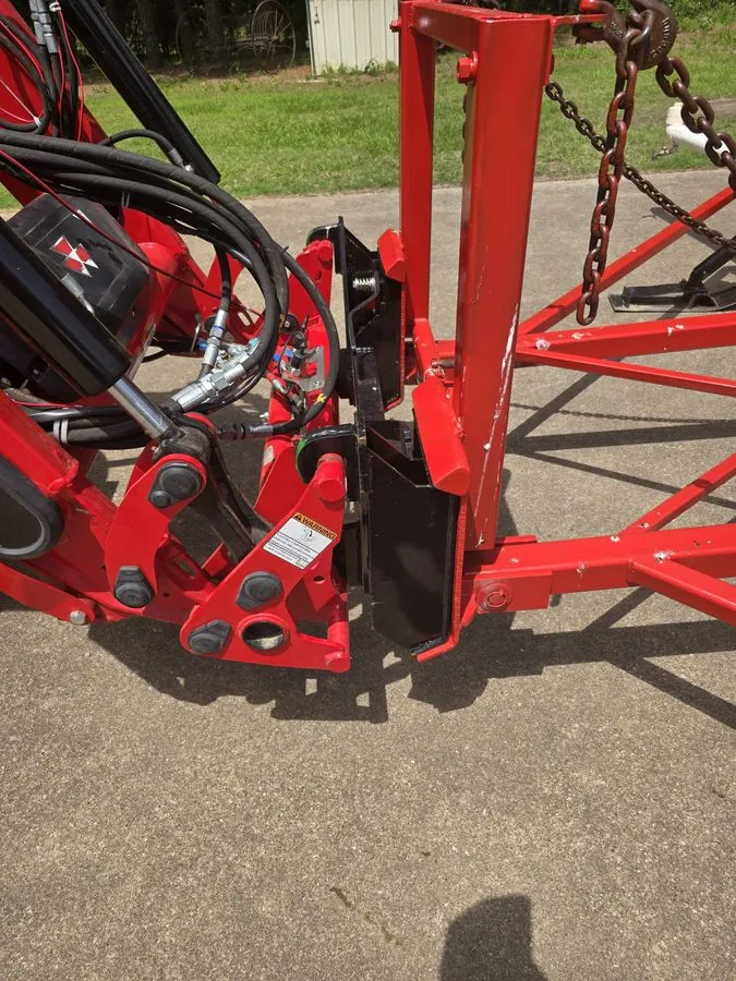 Universal Euro and Skid Steer mount adapter on the SkidWick applicator